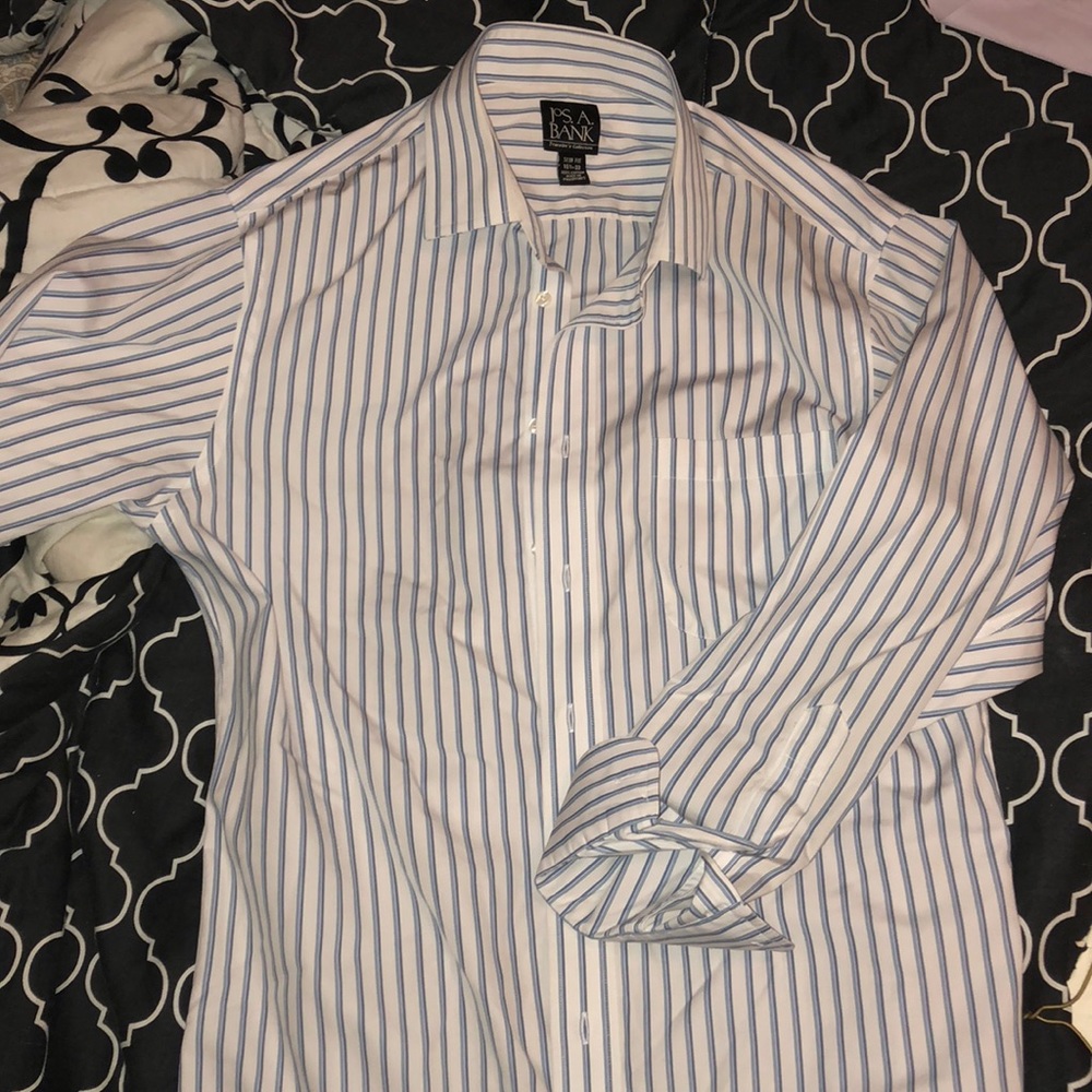 Slim fit dress shirt.